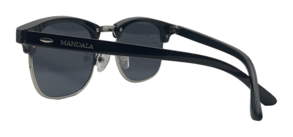 Óculos de Sol Berimbau Clubmaster Preto e Prata Lente Fumê