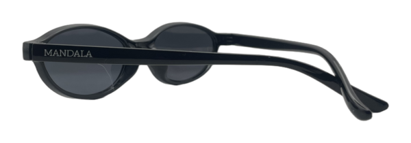 Óculos de Sol Breu Oval Fino Preto Lente Fumê