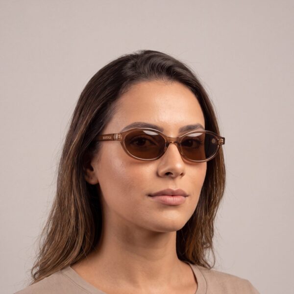Óculos de Sol Mel Oval Caramelo Transparente Lente Marrom